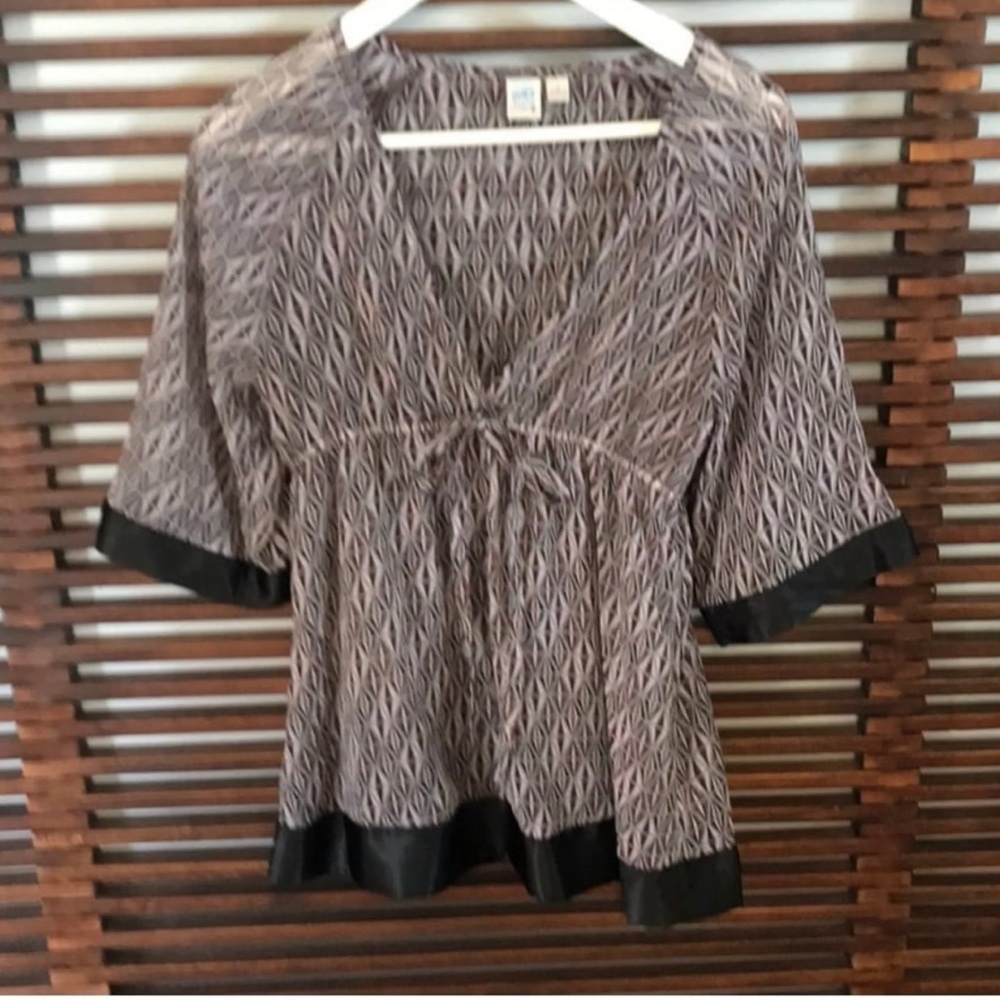 Elegant Black and Gray Women's Top